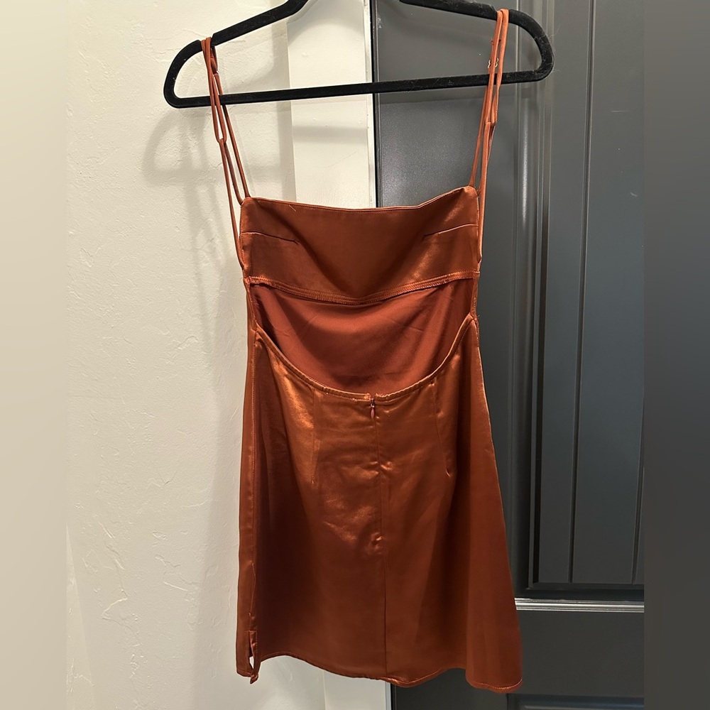 Backless mini dress - Picture 2 of 2